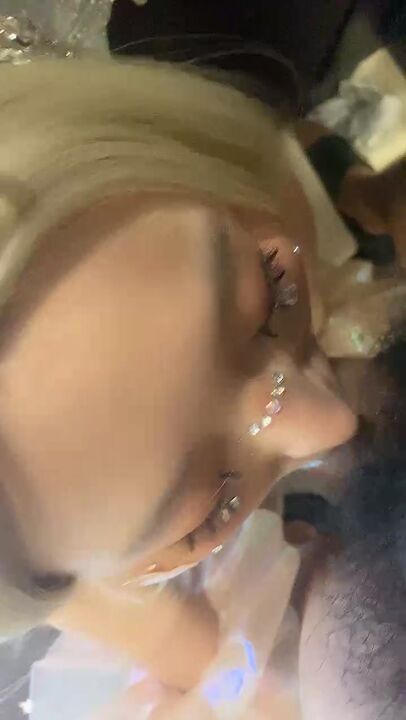 超美Coser扮演美人鱼，颜值绝佳，口交两小时，艹逼十分钟，这男的不太行呀