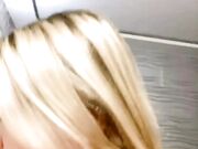 大洋马椅子上掰穴揉搓阴蒂拍打刺激 干净白虎穴 撅起屁股玩肛塞 第一视角口交