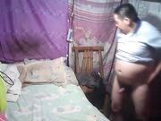 一个女人哪有钱还债啊 只得用身体向向村里的富户借钱