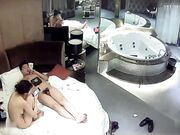 漂亮白嫩气质美女身材性感与男友开房啪啪啪俩人吸根烟开始干活