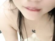 眼镜妹子携自己的男友无套啪啪女上位打桩下下到底 肉色丝袜丰满大屁股