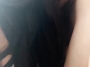 蒙眼的骚货开始先吃我的JB后面再找一个一起吃