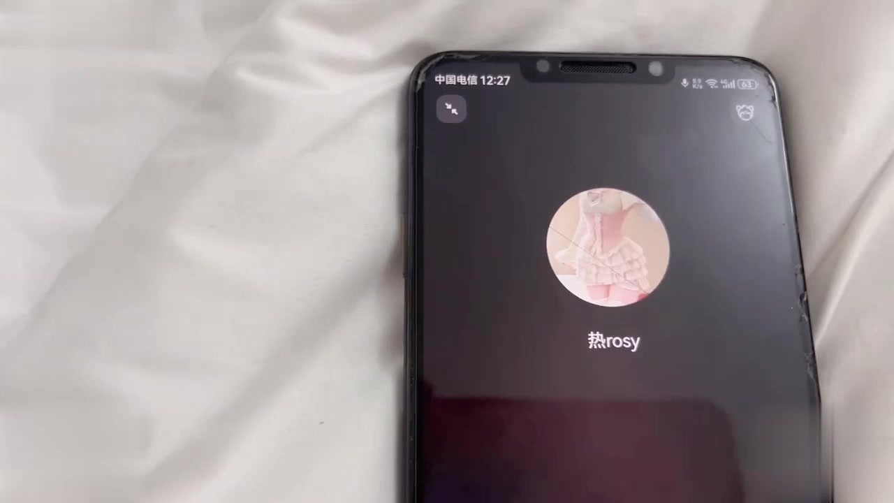 一条手链约操眼镜学生妹给了礼物就随便操无套内射逼里