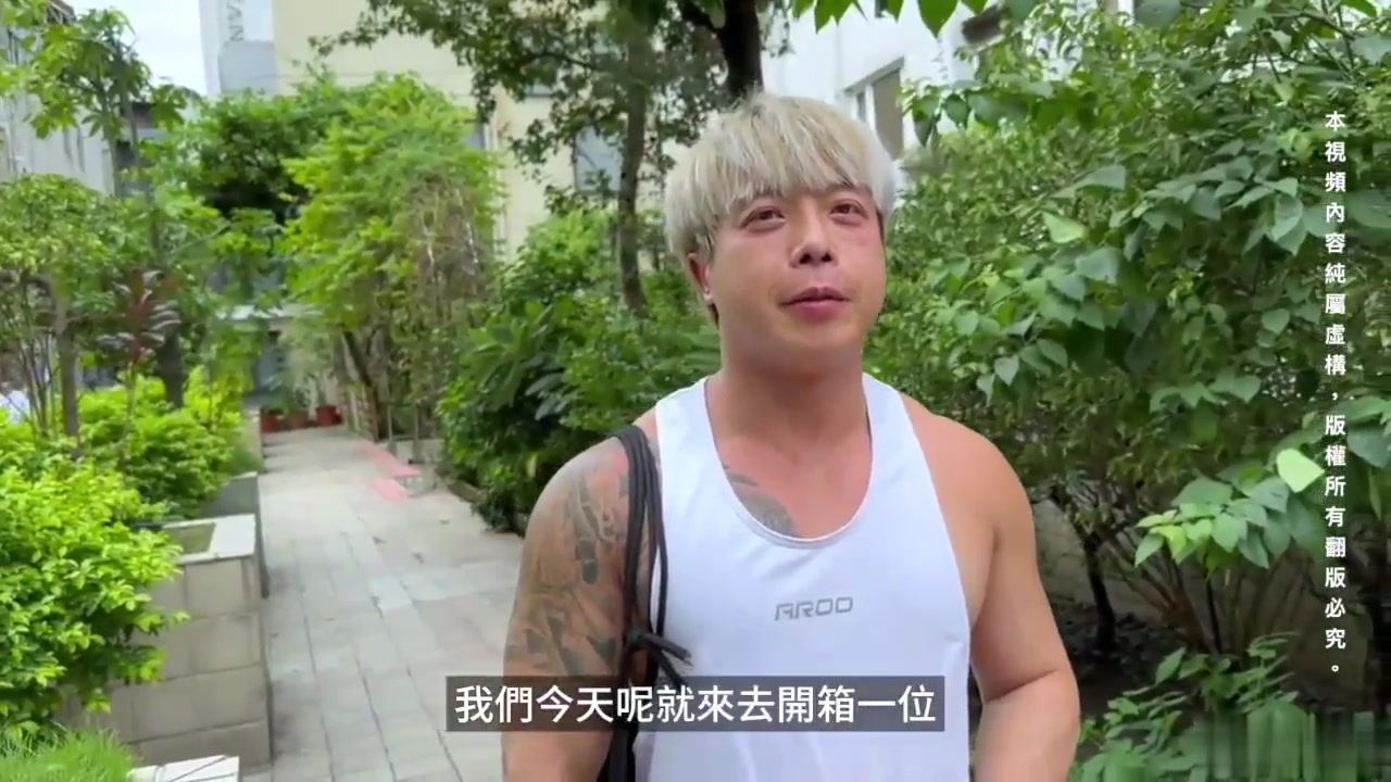 首支露脸，3_0T巨乳肥臀俄罗斯日本混血，深喉啪啪相当生猛，事后采访有点意思_00_00_20_