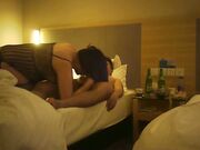 小青年网聊了一位服装店短发丰满熟女老板娘约出来打炮骚货B肥水多小伙技术了得