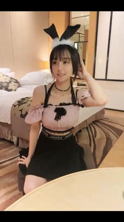 高颜值甜美萌妹兔女郎装扮啪啪