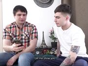 她做了一个梦 现在她在我的床上角质