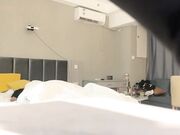 神似郑爽的学生妹 清纯漂亮 小伙提前准备好了大黑牛 粉红的逼逼 黑丝插入太爽