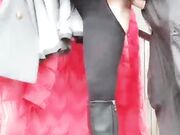 渣女来袭户外勾搭农民工大哥激情啪啪 漏奶漏逼大风衣 口交大鸡巴让大哥草了骚逼