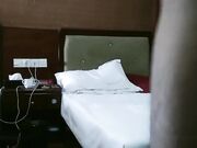 楞青小伙路边按摩店找了个少妇鸡酒店开房大力草搞到姐姐虚脱了