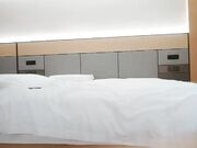 嫖娼大师带你找外围 长相甜美白色T恤妹子 近距离特写扣弄一线天粉穴