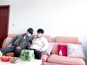 被暗恋已久的女同学酒后强制打炮_无毛嫩穴骚母狗跪在我胯下边吃鸡巴边叫爸爸.mp4