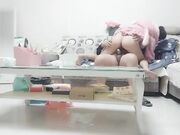 老哥约了个少妇上门啪啪 口交搞硬沙发上大力猛操