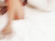 文艺女青年的精采夜生活 约两个粉丝来家中玩3P 书卷气还在像个大学生