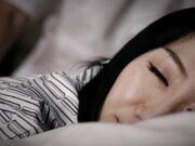 扭进她小小的屁股里2