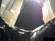 坐盗市最新流出酒店女厕偷拍有两个妹子很拽站在厕兜嘘嘘