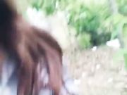 光天化日风骚大波网红园区草坪勾引巡逻的保安大叔躲到隐秘的树丛中野战无套内射说大叔你怎么射BB里啦