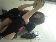 坐盗市最新流出商场全景女厕偷拍其中两个黑丝妹子很有撸点