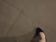 女主播深夜勾引小哥户外公厕操逼_快结束时突然有人进来