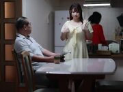 怀着紧张与兴奋的心情接受了她的背部按摩1