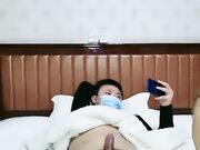 新婚试爱露脸被小哥压在身下爆草 婚房内口交大鸡巴好硬 激情上位抽插一直要