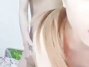 叶美和炮友啪啪秀搞之前先用道具自慰没插几下就喷水再给炮友口啪啪啪