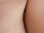 淫荡姐妹花 真实随机勾引附近的人性爱啪啪 和闺蜜应战屌丝男玩双飞 爽翻了