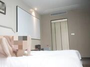 探花大神老王酒店约炮 ️高价约出饭店服务员身材苗条口活到位 配合度很高