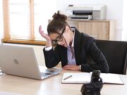 饥渴女白领办公室被理工男征服 春光乍泄