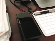 女秘书安吉丽娜随时做好准备在任何地方为BOSS服务