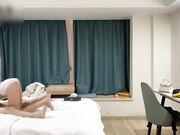 跨年礼炮淫新年 娇俏少妇秀色可餐