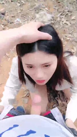 路边搭讪美女加微信相约旁边的小树林野战啪啪口爆射嘴里对白清晰