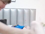 身材娇小漂亮美眉