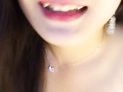 姐妹花互摸舔奶漏逼自摸