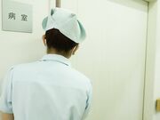 尽管已订婚 却无法抗拒渣男的诱惑 疯狂展开的NTR住院生活1