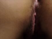 露胸毛衣的嫩妹年纪轻轻却已经是黑木耳身经百战