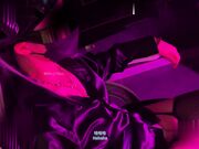 厨房暴力抽插小女友，尽情抽插干到骚货高潮