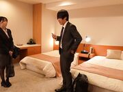 新员工设计出差陷阱 执拗攻击已婚上司的敏感部位1