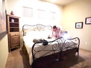 雄伟的大鸡巴乱搞热辣淫荡的骚货妹子并拍摄下全过程