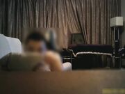 沙发大战长腿美女直接抱起来猛干打桩