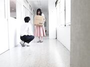 文静的教育实习生在独处时竟主动袒露双乳1