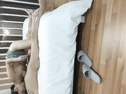 勾搭不爱穿内衣的兄弟女友 前凸后翘 这对大白兔绝了