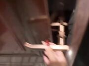 3P淫场面两女共侍一男撸管佳作 性感女神带着表姐为了寻求刺激酒店约炮大吊男