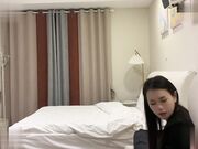 05年还在上学的小护士身材非常瘦小前面还有调情服务妹子挺饥渴耐操全程抱着我的