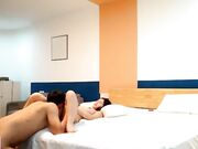刚下海兼职的学生妹 首次就被健身教练抱起来操