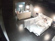 商务酒店豪华房偷拍中年男和情人开房浴室干完床上搞插嘴都射不出要用手撸