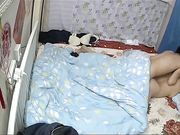 蜗居小两口床上啪啪边干边聊