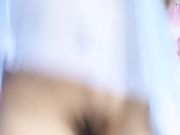 撅着屁股给你看清晰的尿尿小喷泉