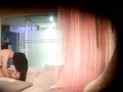 壮小伙尝试各种招式干妹子有点吃不消