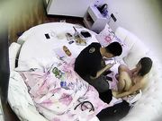 干完休息时又被扛起狠狠操了一次